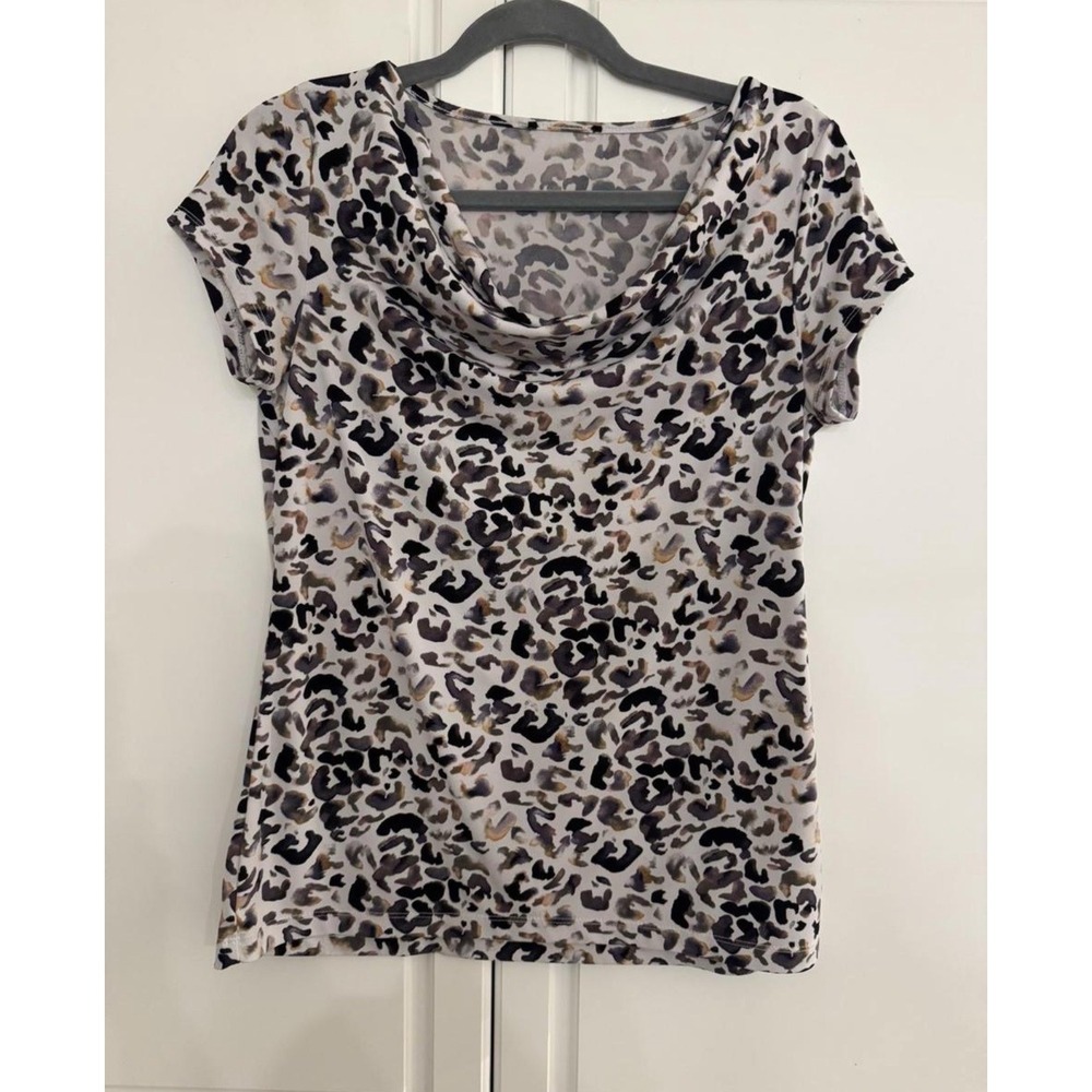 Women's short sleeve cowl neck animal print blouse Size Medium EUC